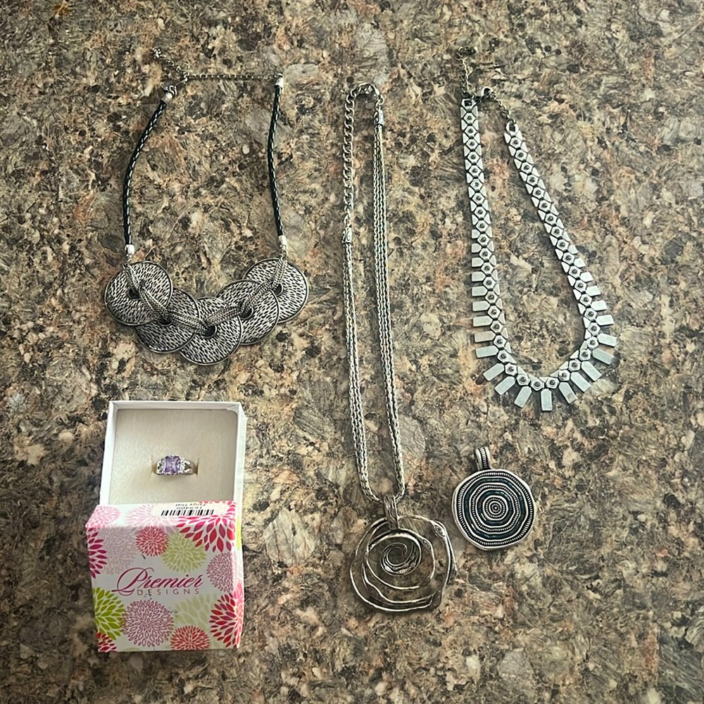 Premier Designs Jewelry (mixed)